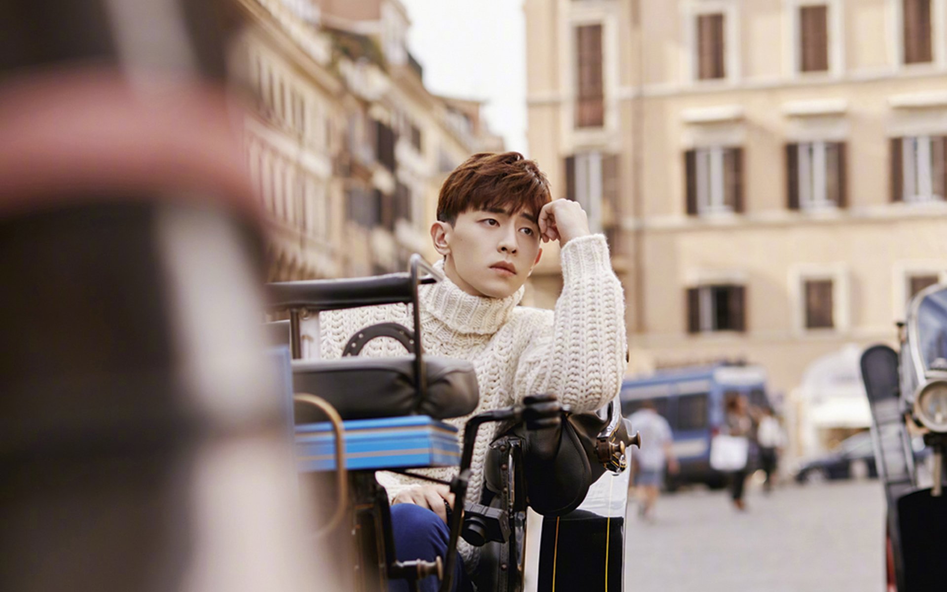 雄鹿队成员争相亮相时尚杂志封面，引发话题，雄鹿全队霸气合照